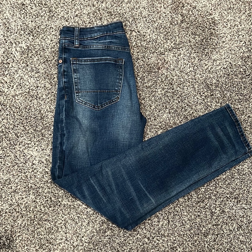 The brand is Aeropostale they are blue and are in the size W 30 L32